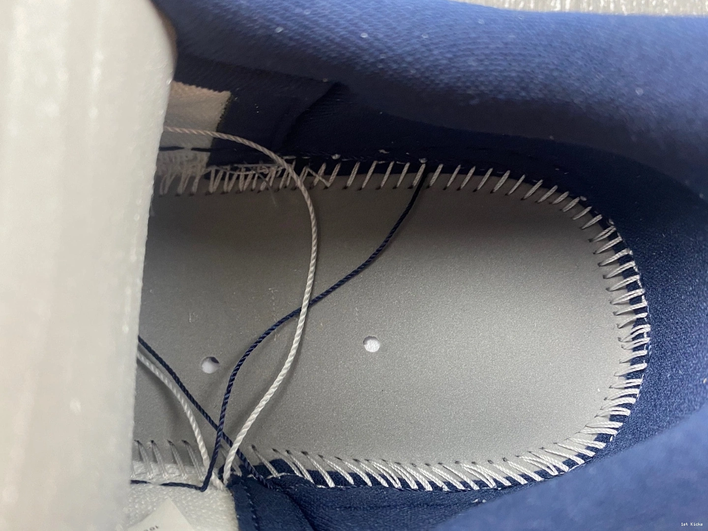 Retro 1 Blue Low Metallic - 705329-106 Jordan 0311